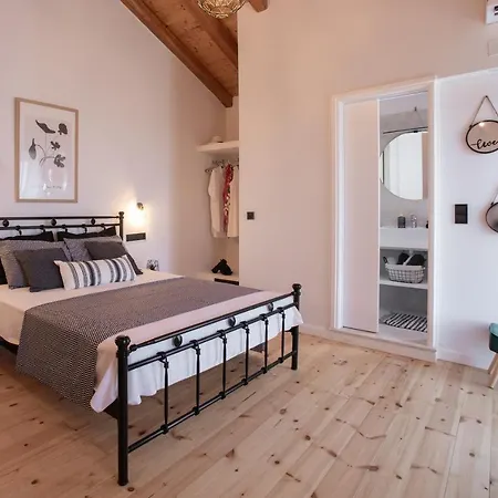 Ioulia's Holiday home